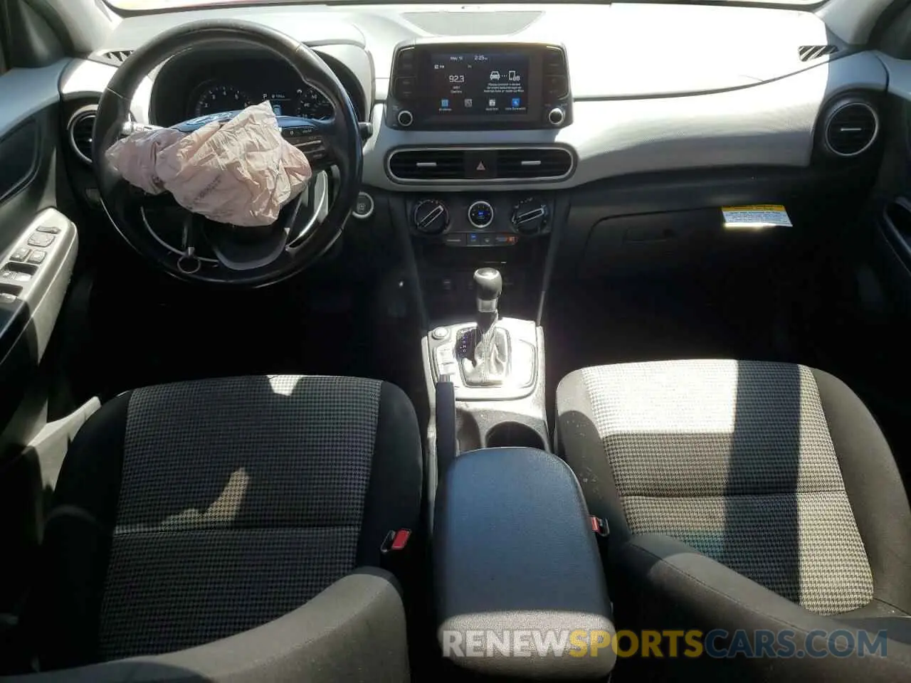 8 Photograph of a damaged car KM8K62AA5KU247936 HYUNDAI KONA 2019