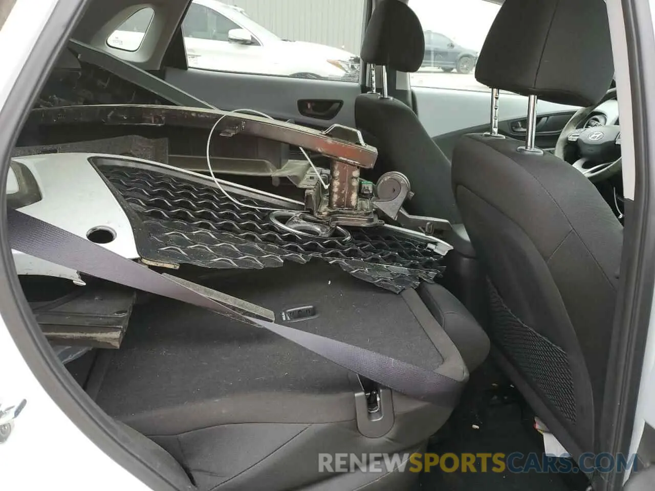 10 Photograph of a damaged car KM8K62AA8KU247624 HYUNDAI KONA 2019