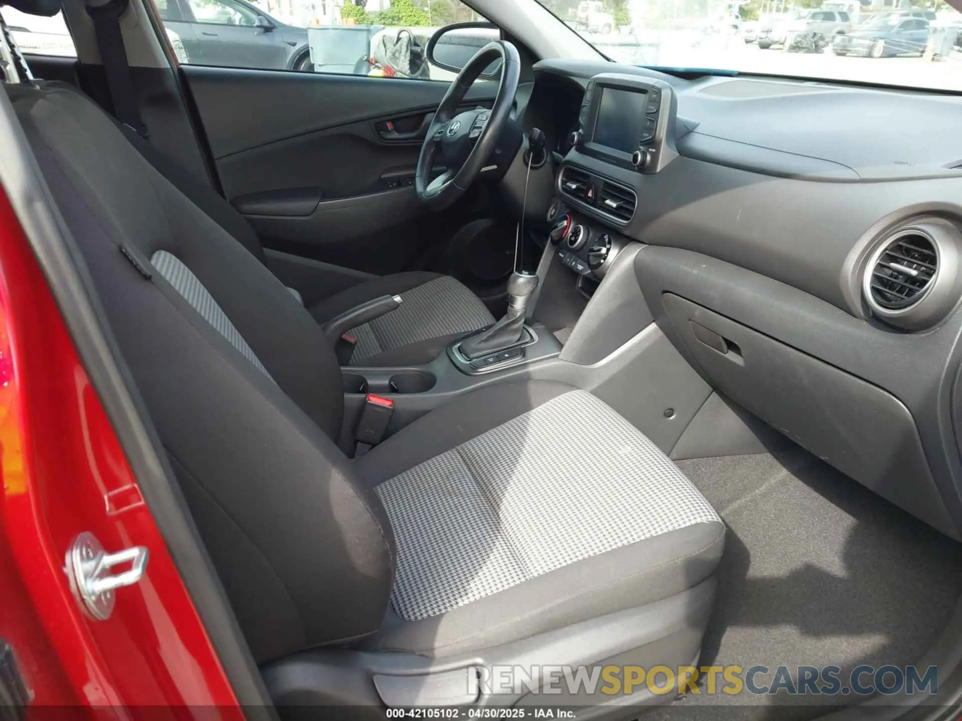 5 Photograph of a damaged car KM8K62AA8KU345357 HYUNDAI KONA 2019