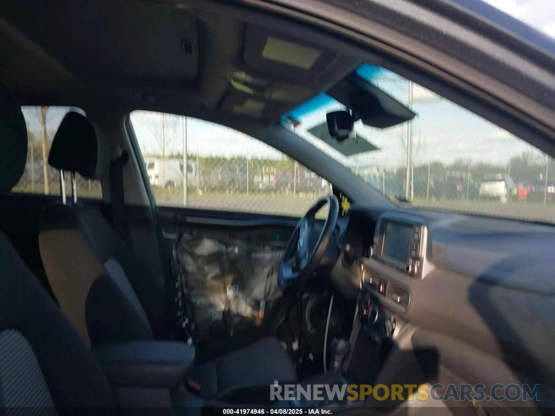 5 Photograph of a damaged car KM8K6CAA4KU255600 HYUNDAI KONA 2019