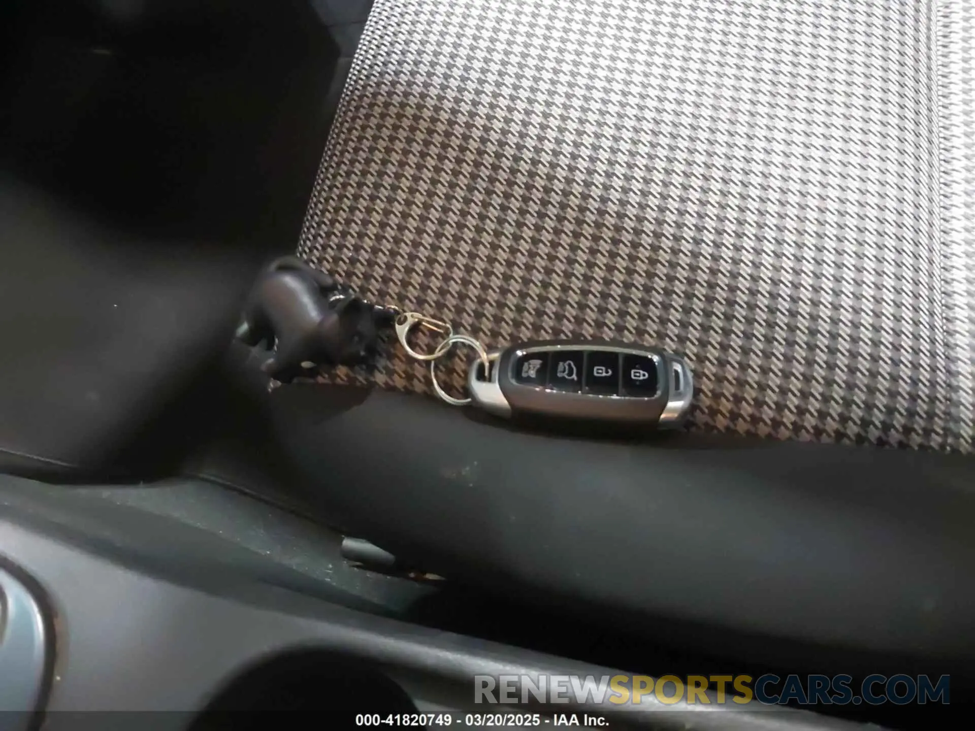 11 Photograph of a damaged car KM8K6CAA4KU382976 HYUNDAI KONA 2019