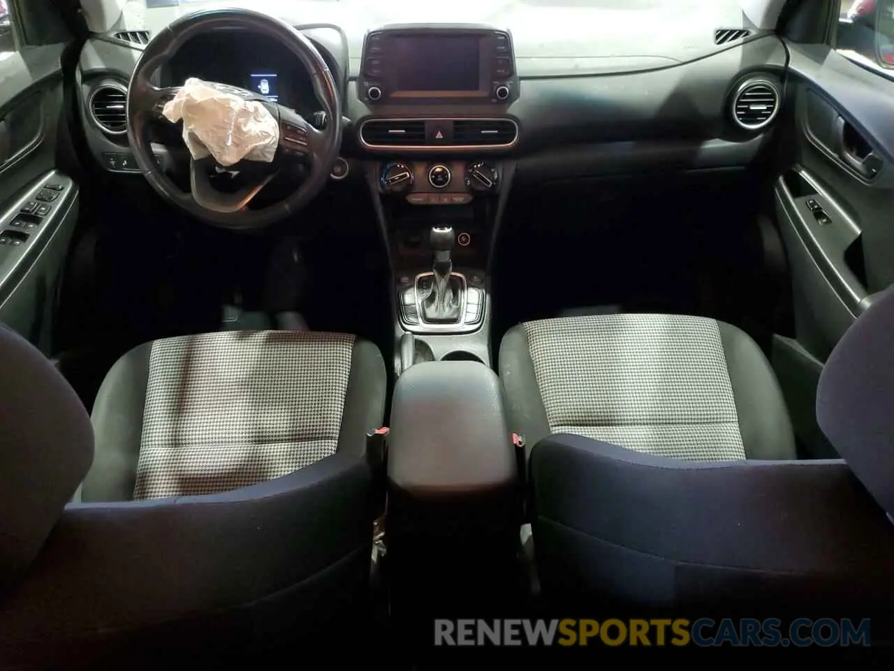 8 Photograph of a damaged car KM8K6CAA6KU257297 HYUNDAI KONA 2019