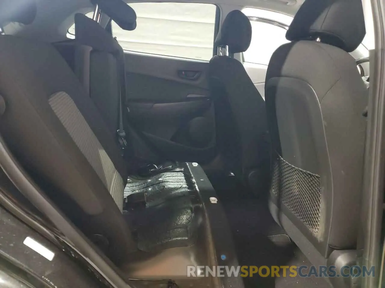 11 Photograph of a damaged car KM8K6CAA6KU319992 HYUNDAI KONA 2019