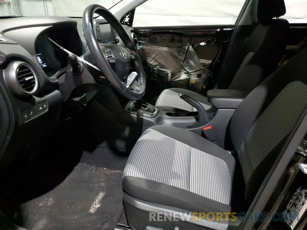 7 Photograph of a damaged car KM8K6CAA6KU319992 HYUNDAI KONA 2019