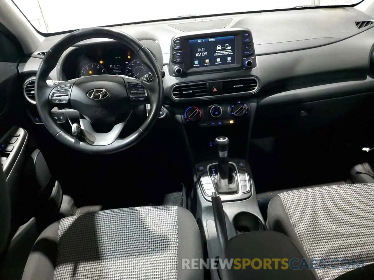 8 Photograph of a damaged car KM8K6CAA6KU319992 HYUNDAI KONA 2019