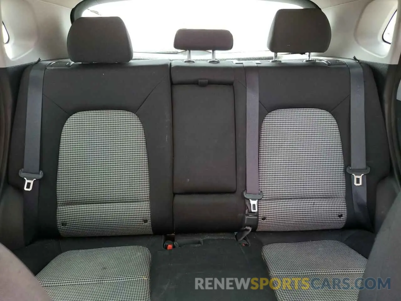 10 Photograph of a damaged car KM8K12AA1LU444649 HYUNDAI KONA 2020