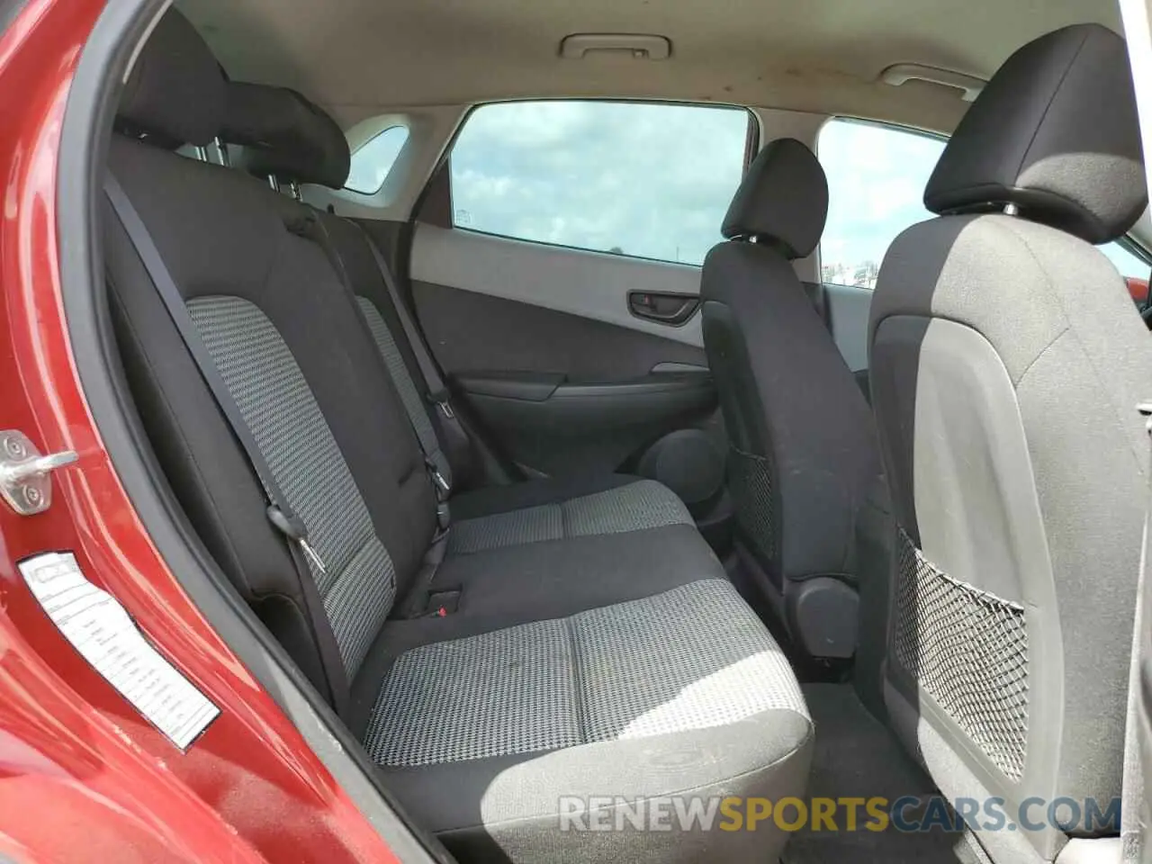 11 Photograph of a damaged car KM8K12AA1LU444649 HYUNDAI KONA 2020