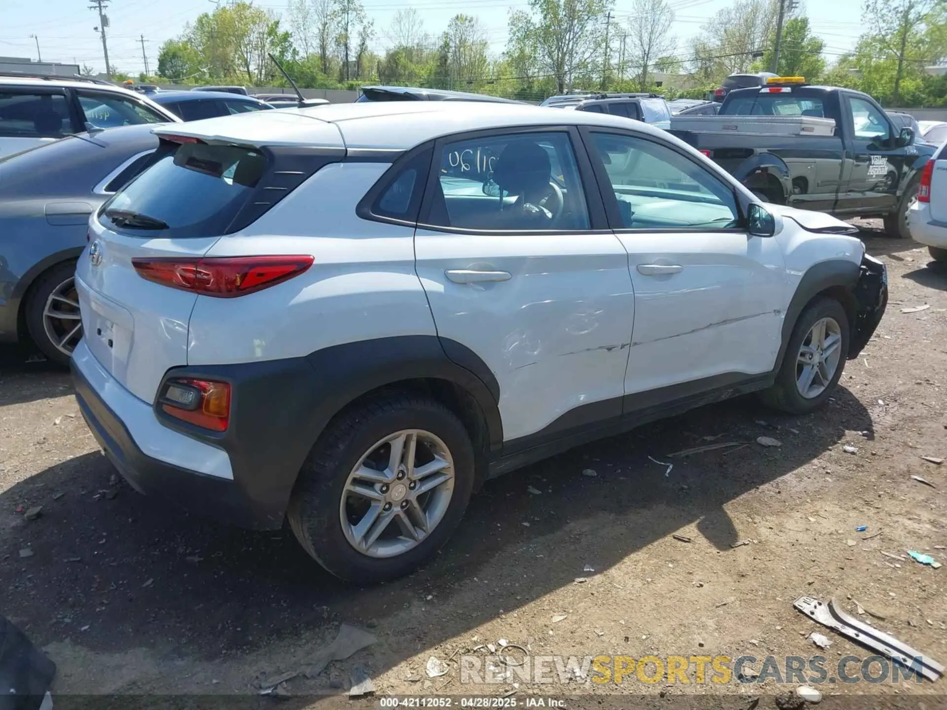 4 Photograph of a damaged car KM8K12AA1LU454338 HYUNDAI KONA 2020
