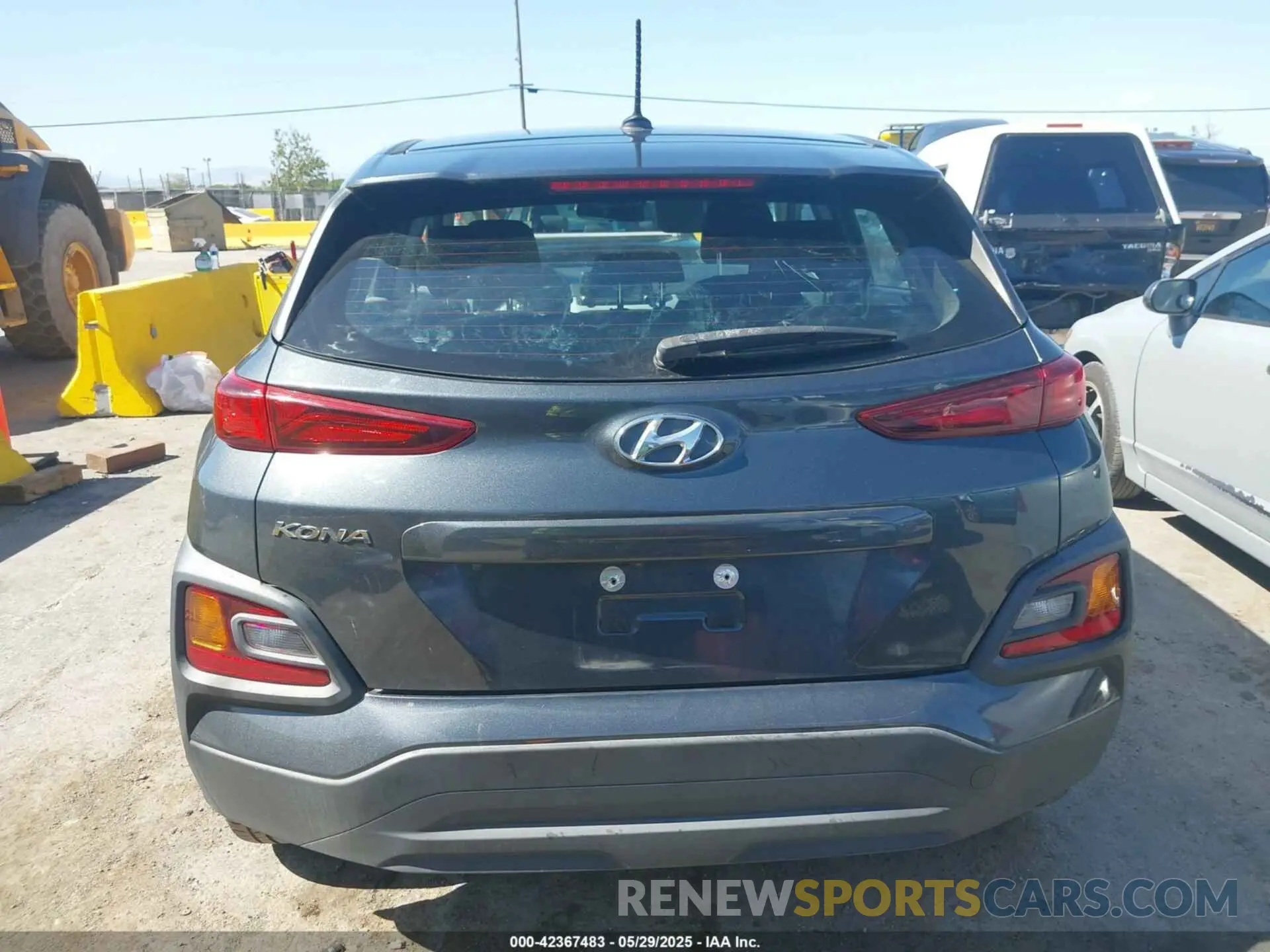 17 Photograph of a damaged car KM8K12AA1LU566802 HYUNDAI KONA 2020