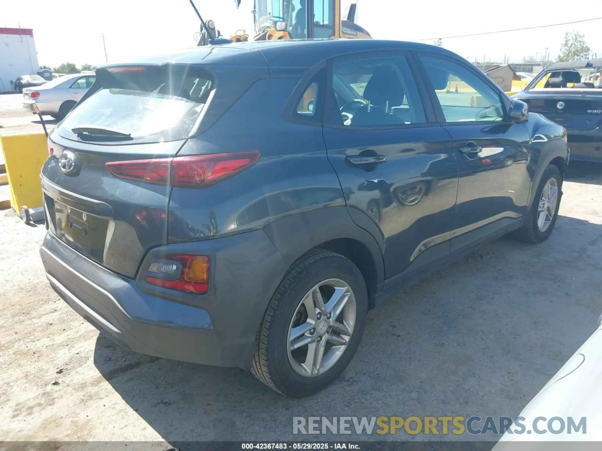 4 Photograph of a damaged car KM8K12AA1LU566802 HYUNDAI KONA 2020