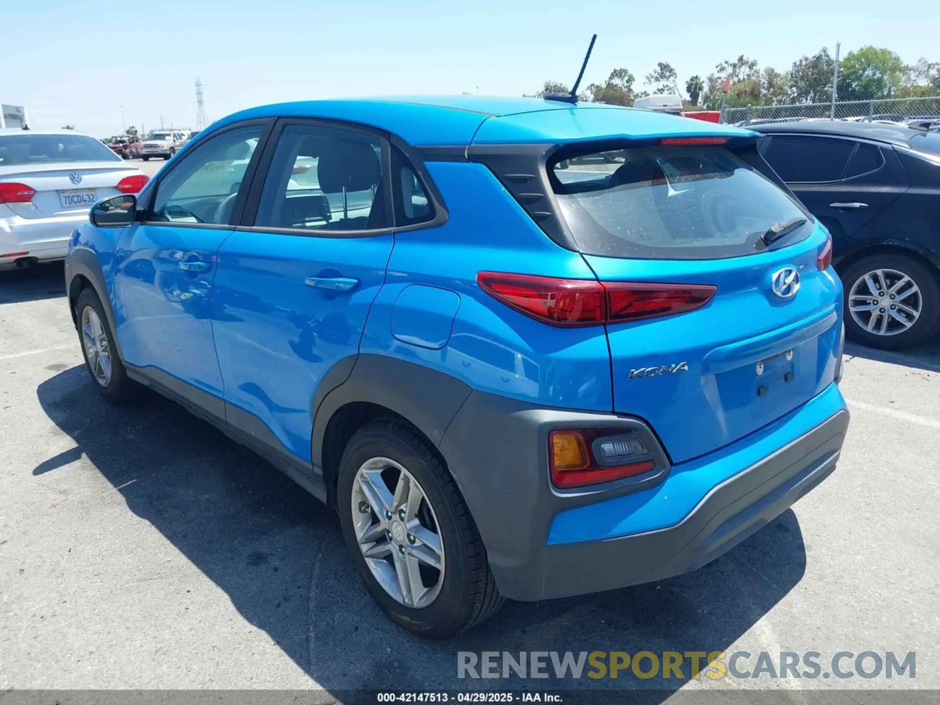 3 Photograph of a damaged car KM8K12AA3LU479208 HYUNDAI KONA 2020