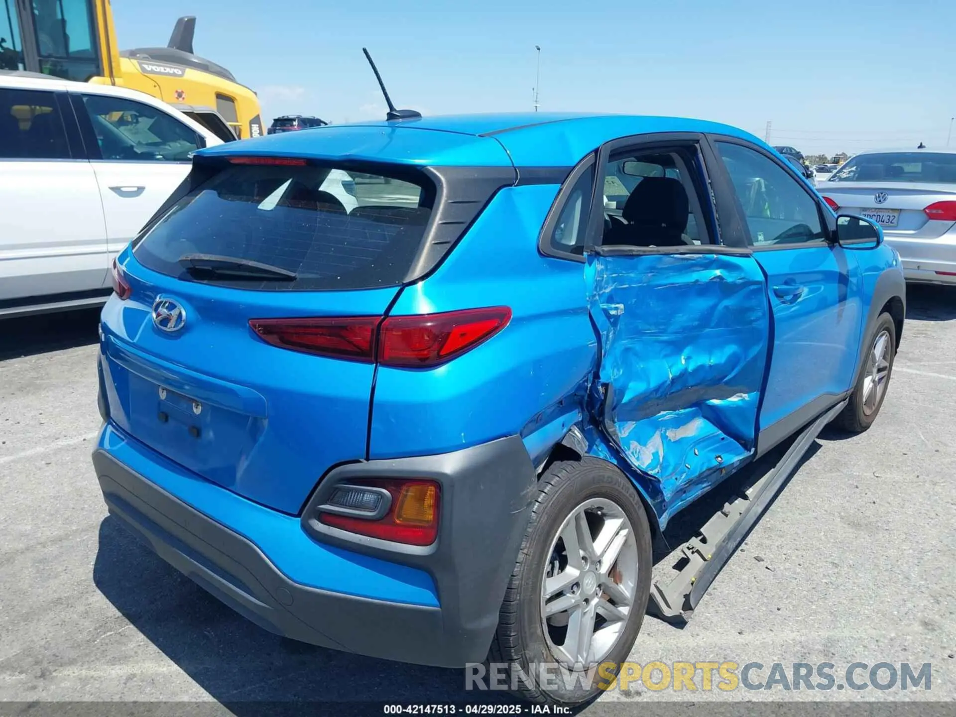 4 Photograph of a damaged car KM8K12AA3LU479208 HYUNDAI KONA 2020