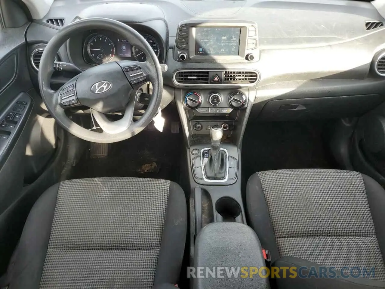 8 Photograph of a damaged car KM8K12AA3LU480116 HYUNDAI KONA 2020