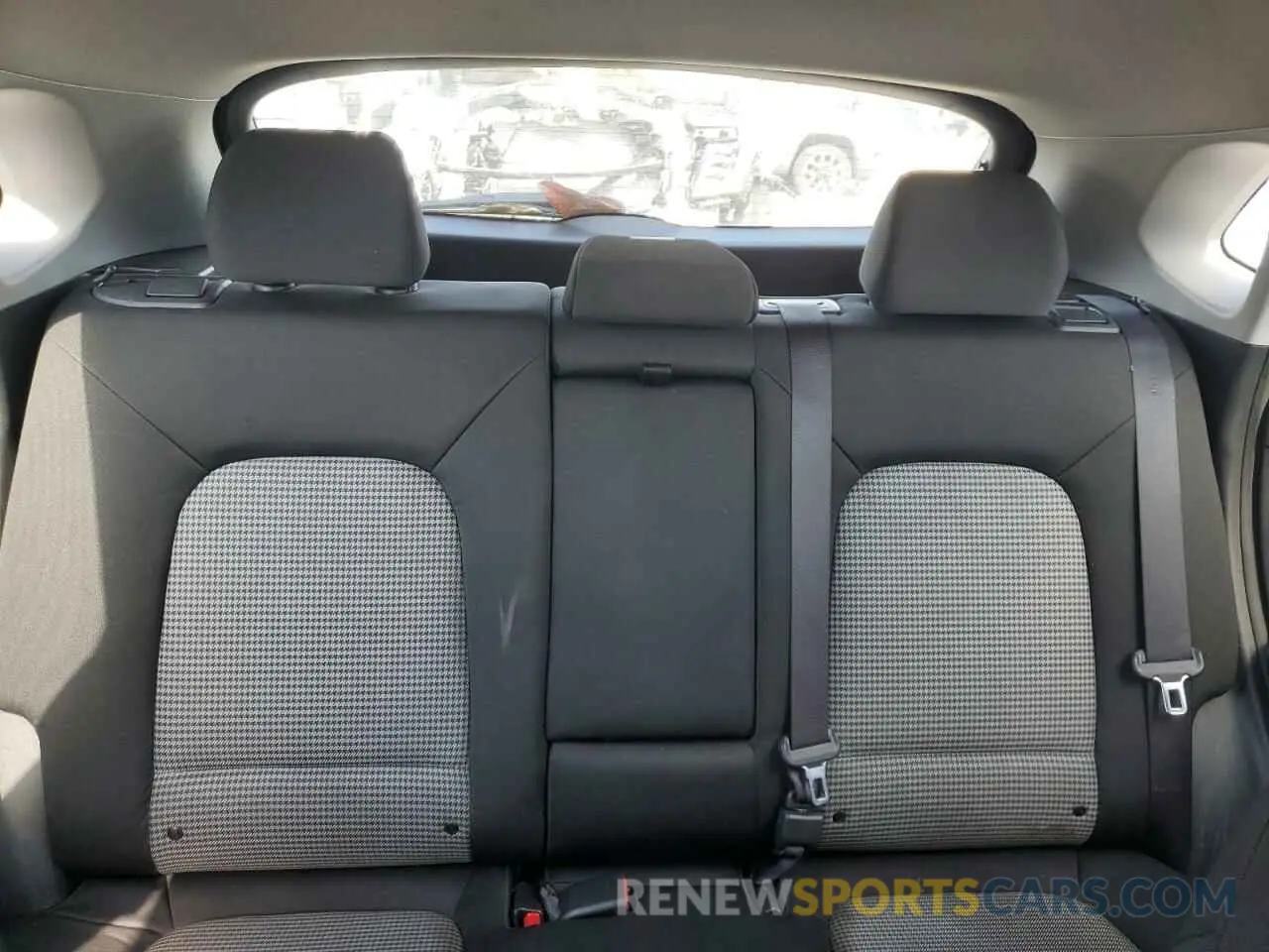 10 Photograph of a damaged car KM8K12AA4LU443673 HYUNDAI KONA 2020