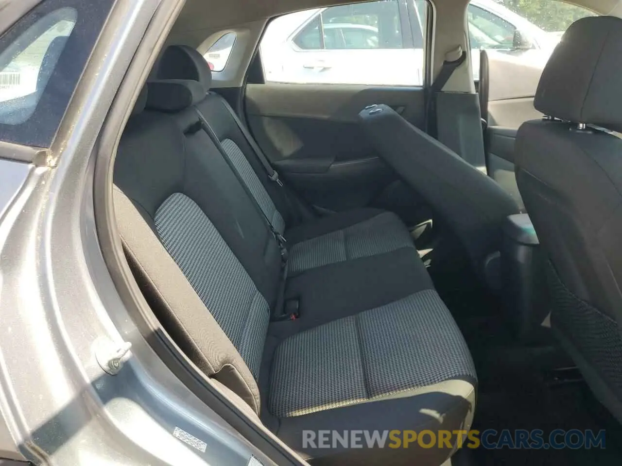 11 Photograph of a damaged car KM8K12AA4LU443673 HYUNDAI KONA 2020