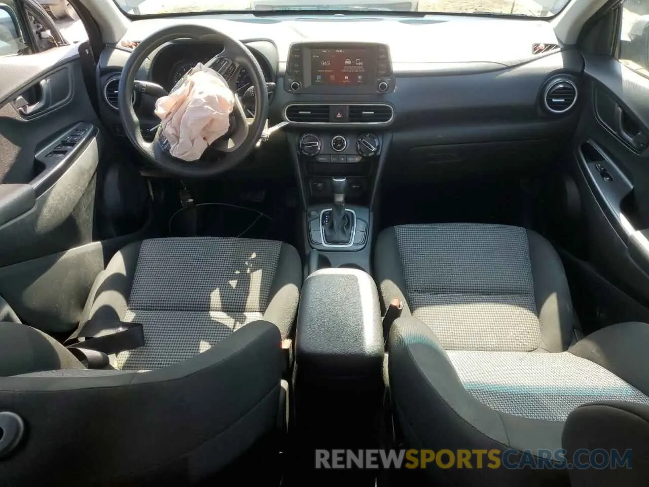 8 Photograph of a damaged car KM8K12AA4LU443673 HYUNDAI KONA 2020