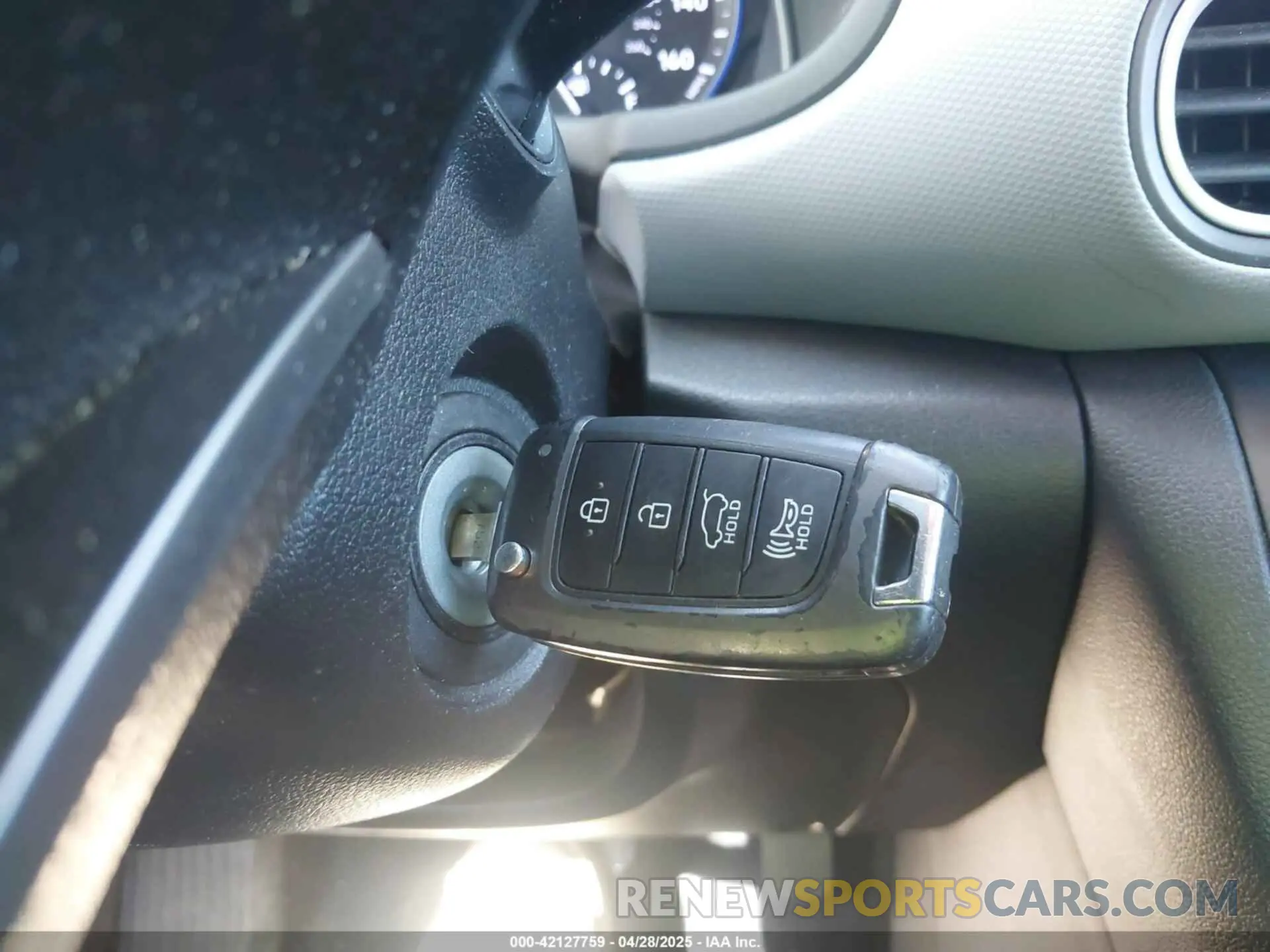 11 Photograph of a damaged car KM8K12AA5LU480022 HYUNDAI KONA 2020