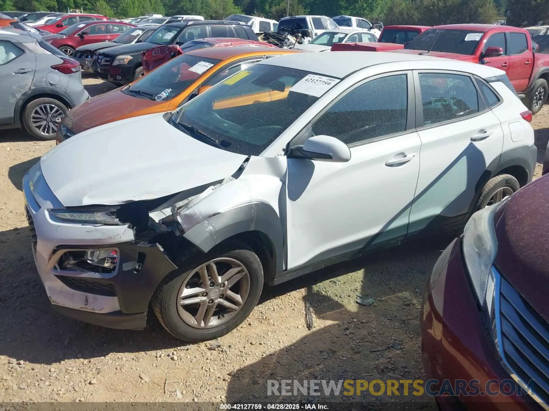 2 Photograph of a damaged car KM8K12AA5LU480022 HYUNDAI KONA 2020