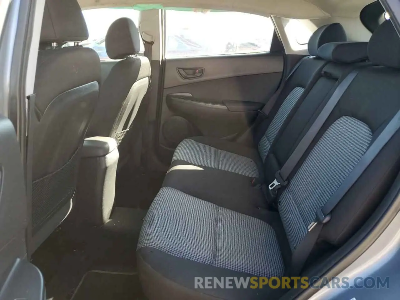 10 Photograph of a damaged car KM8K12AA6LU416622 HYUNDAI KONA 2020