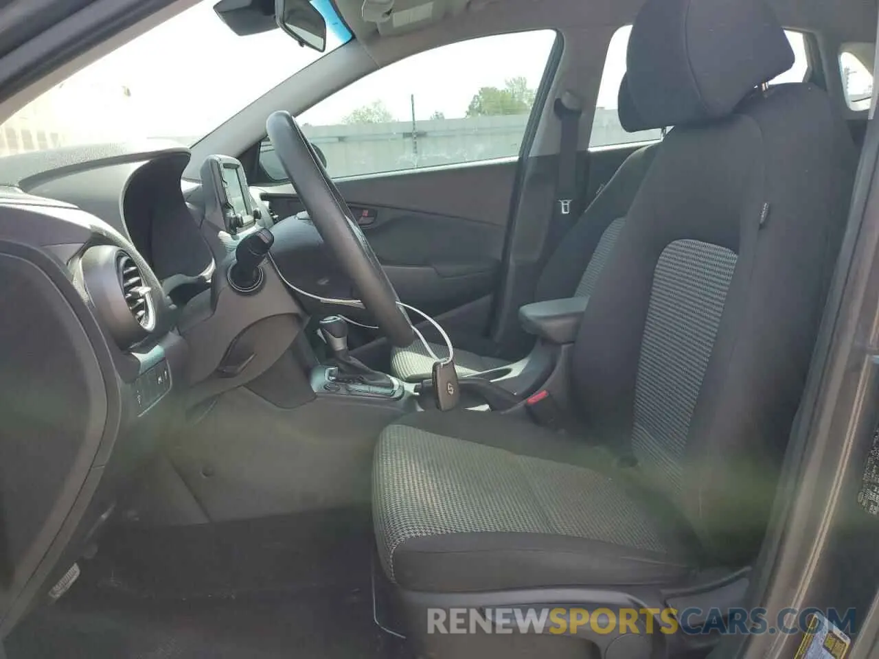 7 Photograph of a damaged car KM8K12AA6LU523069 HYUNDAI KONA 2020