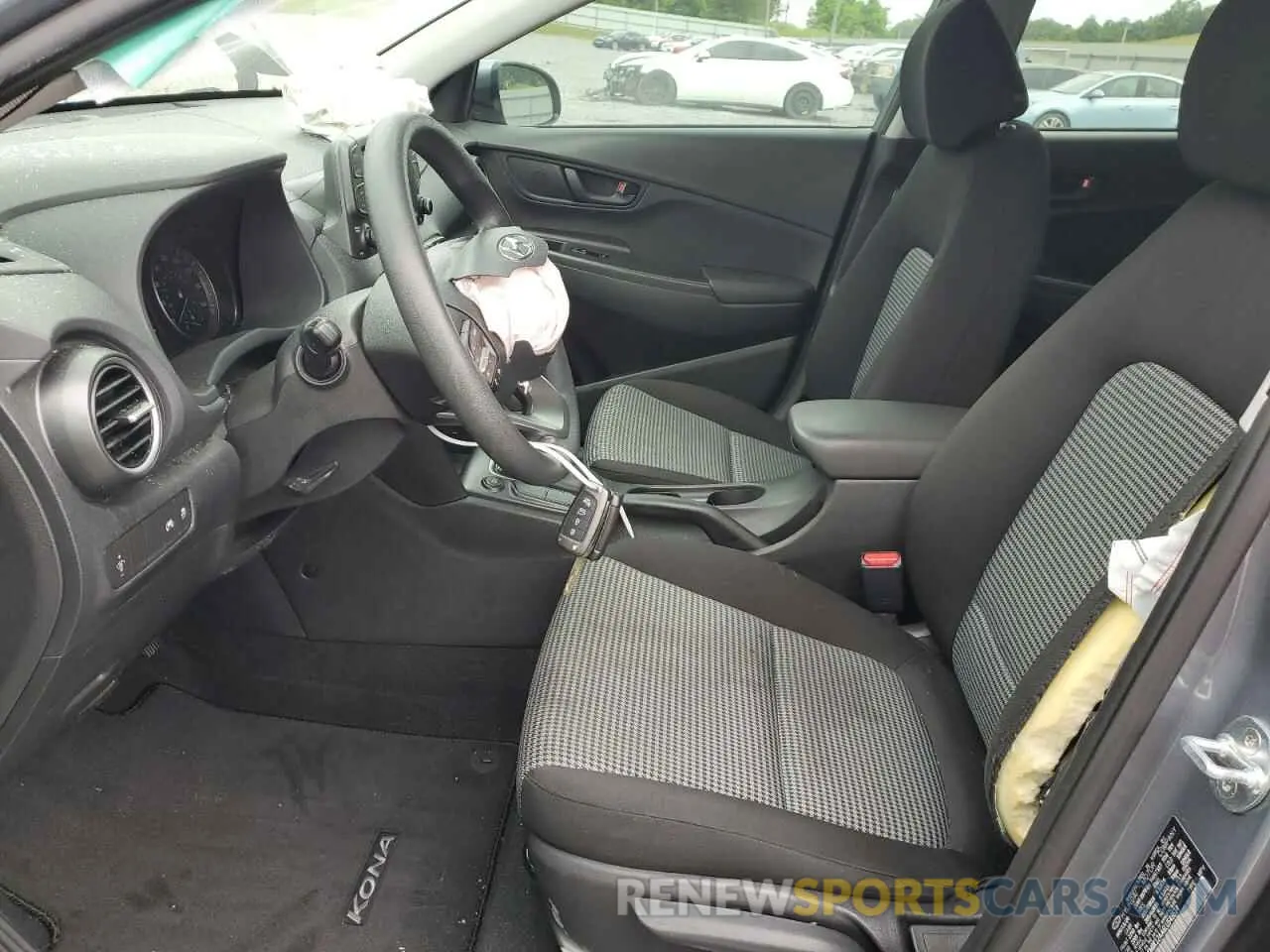 7 Photograph of a damaged car KM8K12AA6LU543614 HYUNDAI KONA 2020