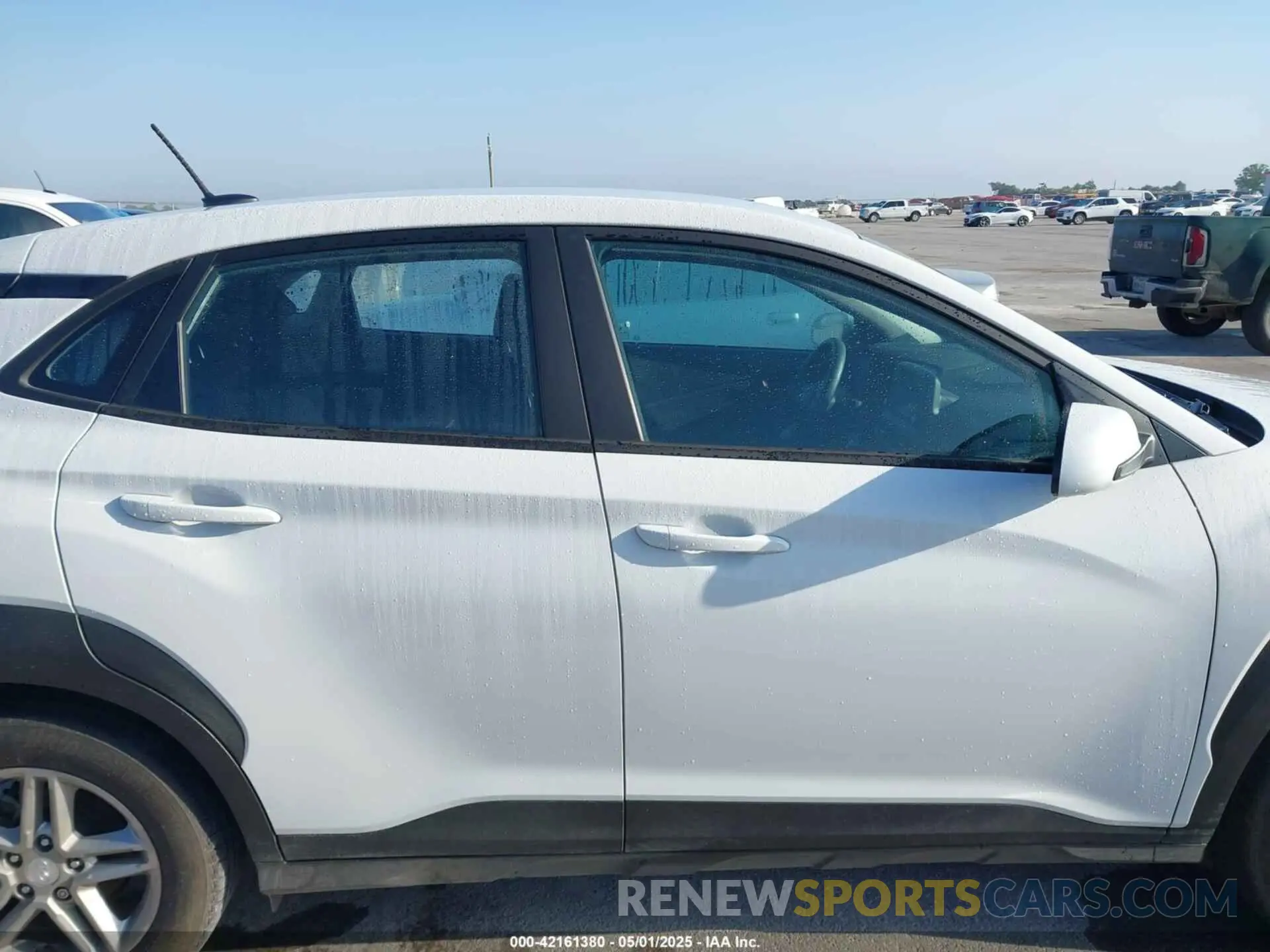 13 Photograph of a damaged car KM8K12AA7LU441738 HYUNDAI KONA 2020