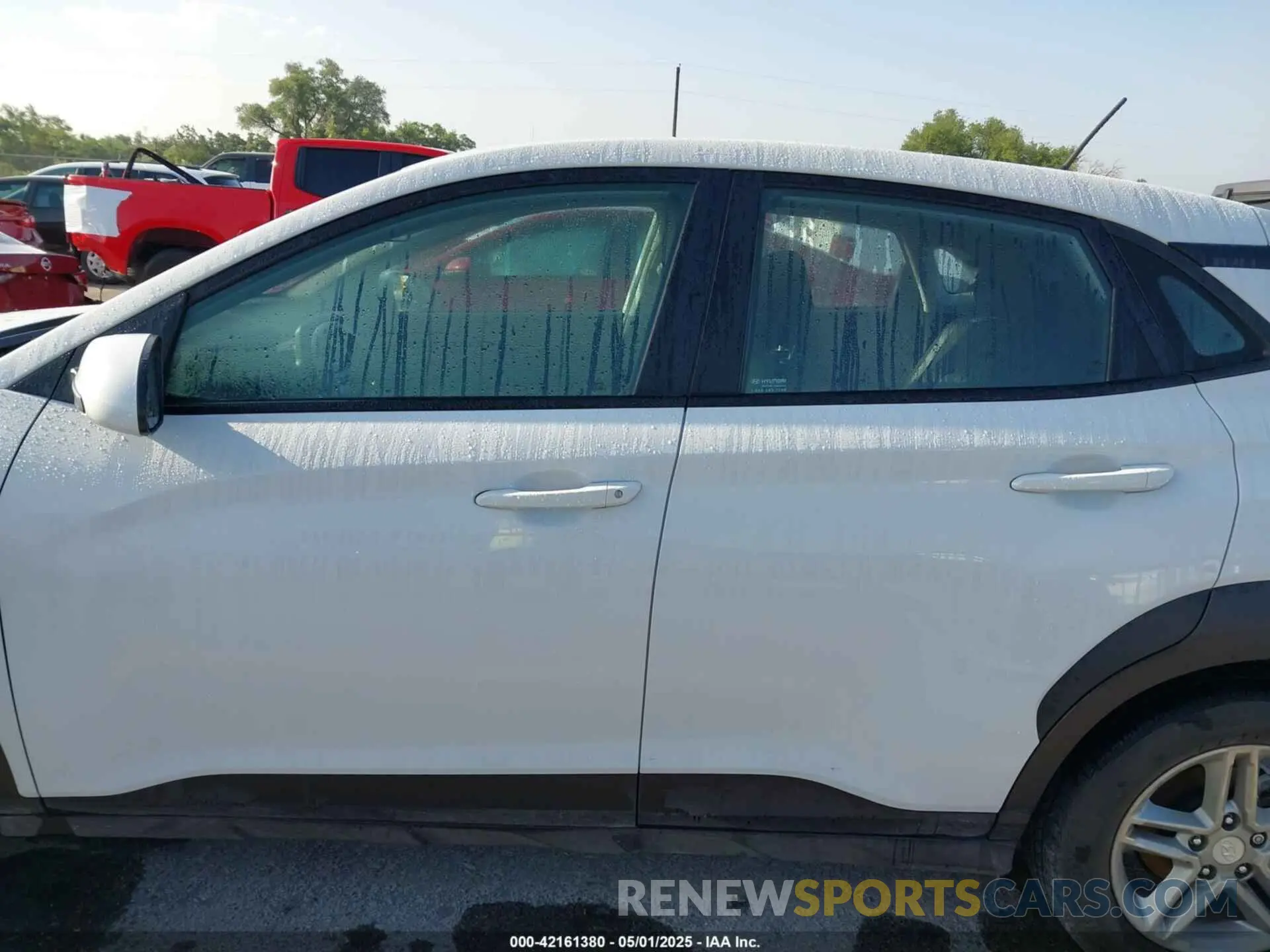 14 Photograph of a damaged car KM8K12AA7LU441738 HYUNDAI KONA 2020