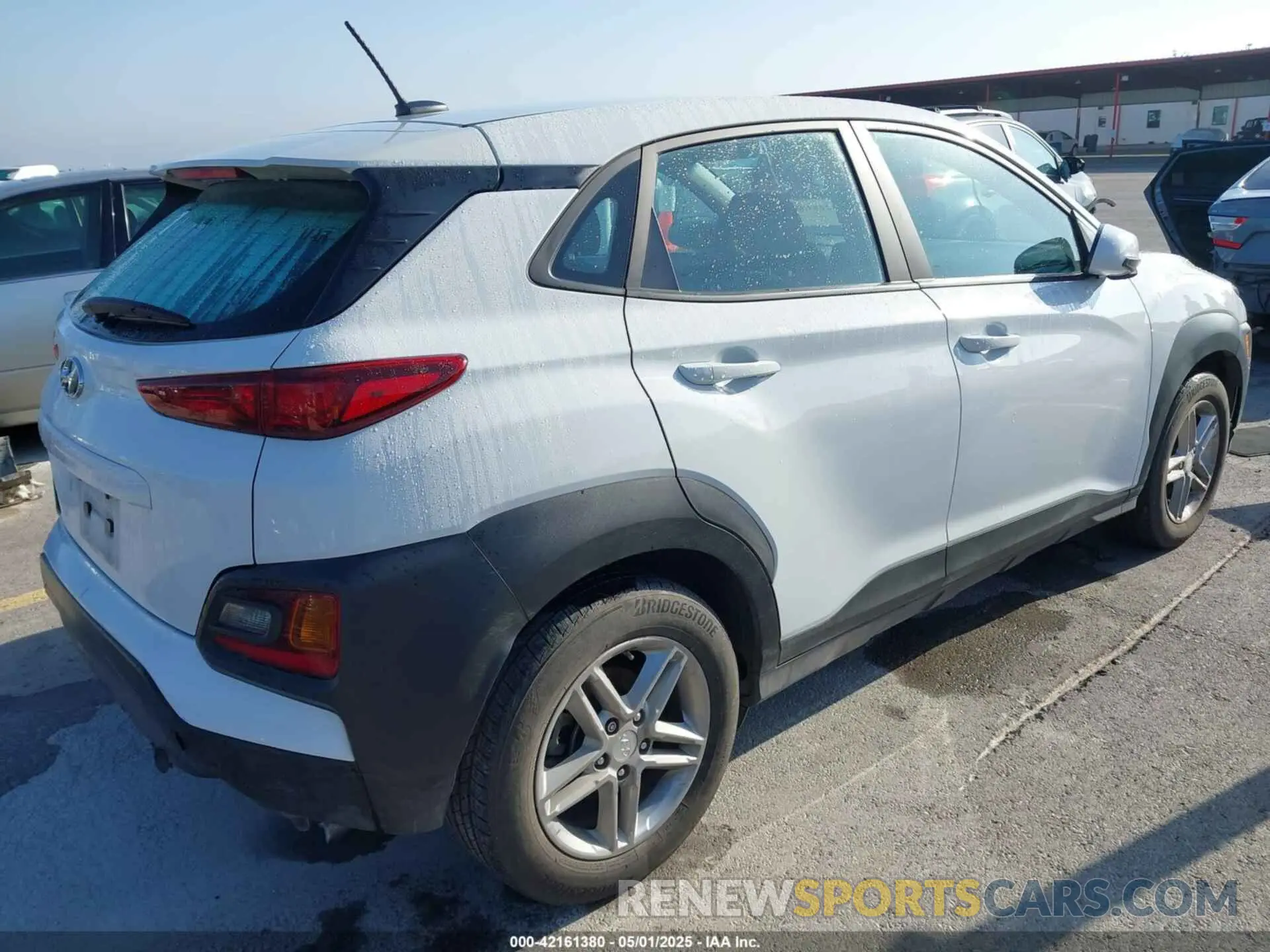 4 Photograph of a damaged car KM8K12AA7LU441738 HYUNDAI KONA 2020