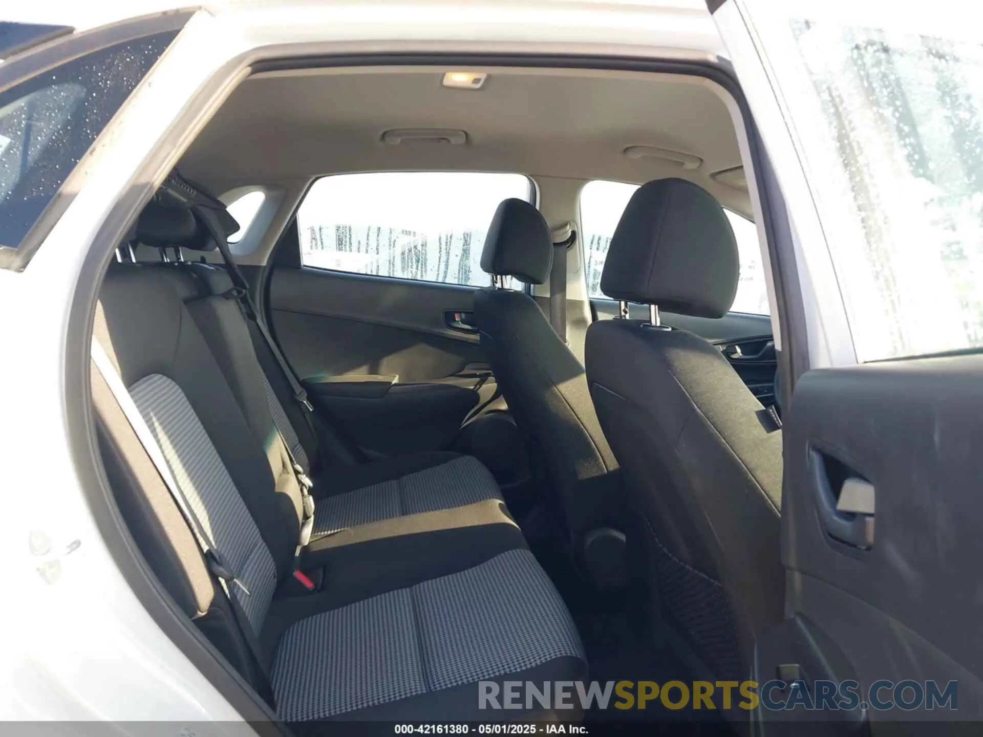 8 Photograph of a damaged car KM8K12AA7LU441738 HYUNDAI KONA 2020