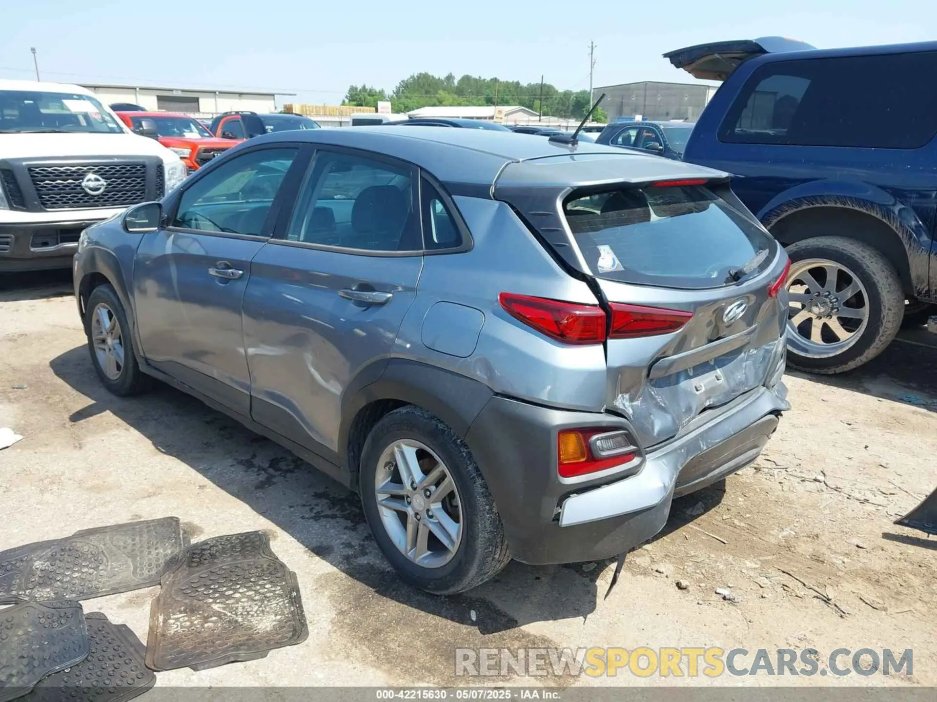 3 Photograph of a damaged car KM8K12AA8LU436094 HYUNDAI KONA 2020