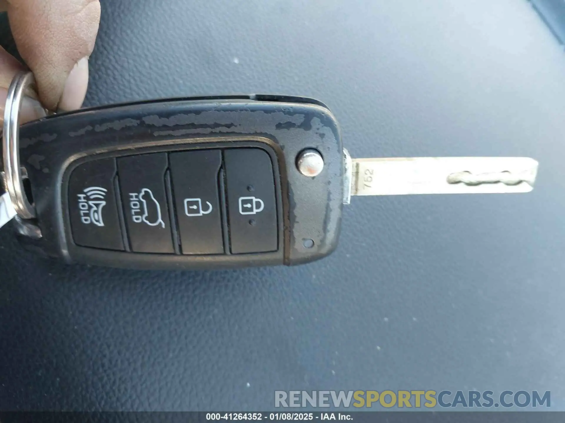 11 Photograph of a damaged car KM8K12AA8LU471301 HYUNDAI KONA 2020