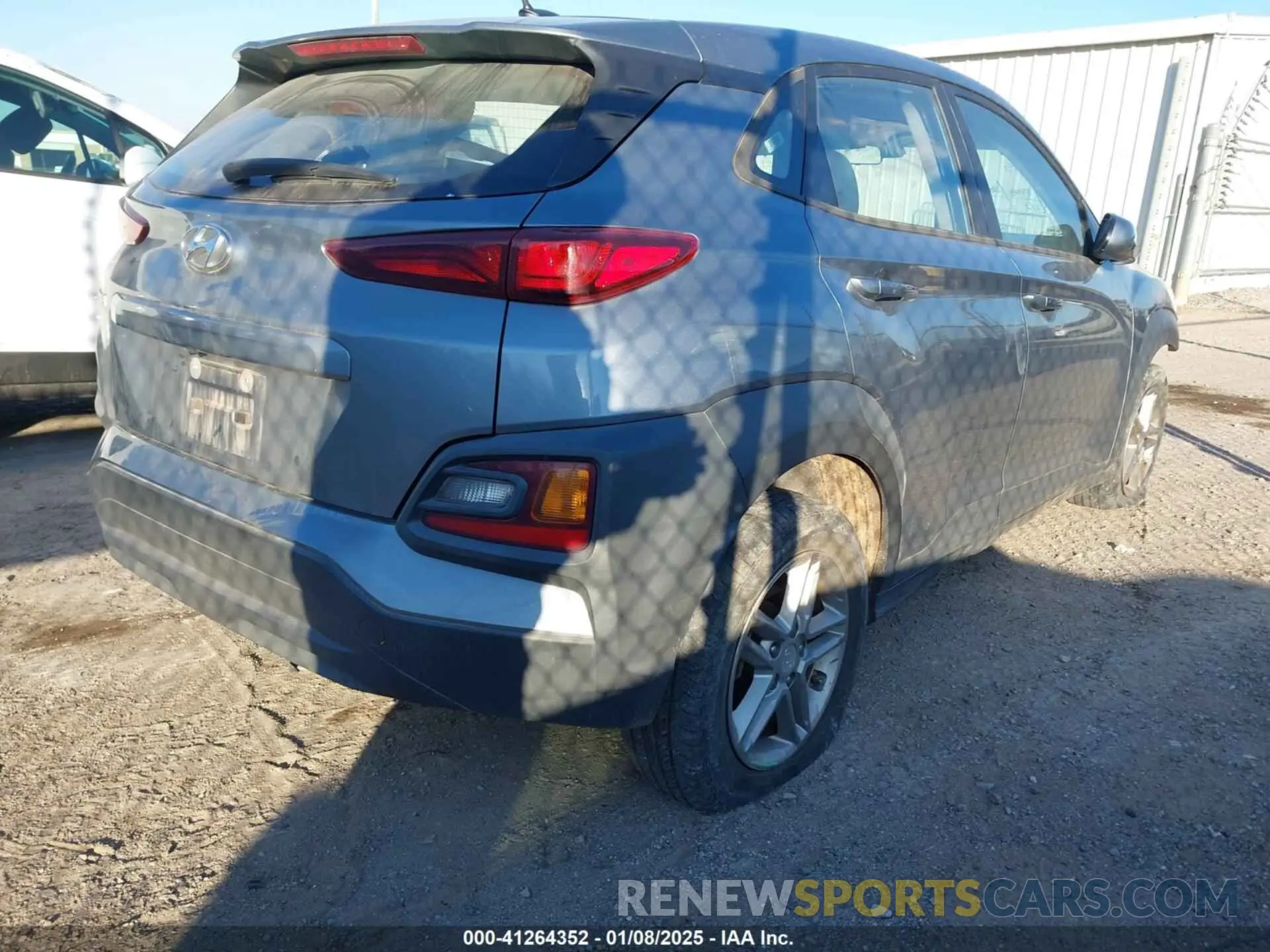 4 Photograph of a damaged car KM8K12AA8LU471301 HYUNDAI KONA 2020