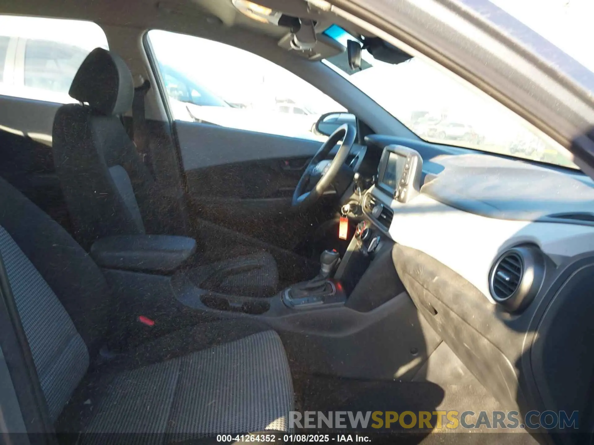 5 Photograph of a damaged car KM8K12AA8LU471301 HYUNDAI KONA 2020