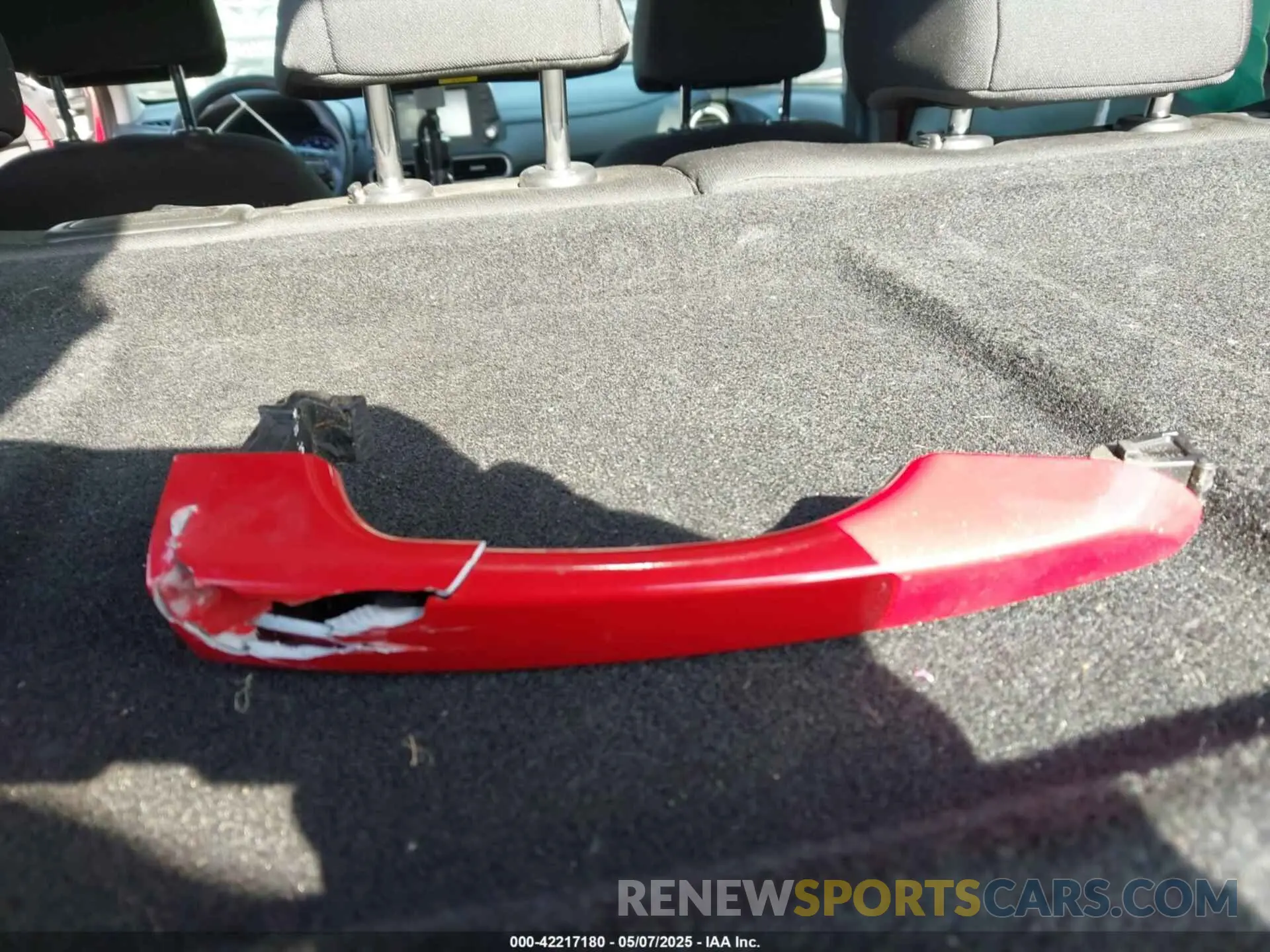 12 Photograph of a damaged car KM8K12AA8LU497087 HYUNDAI KONA 2020