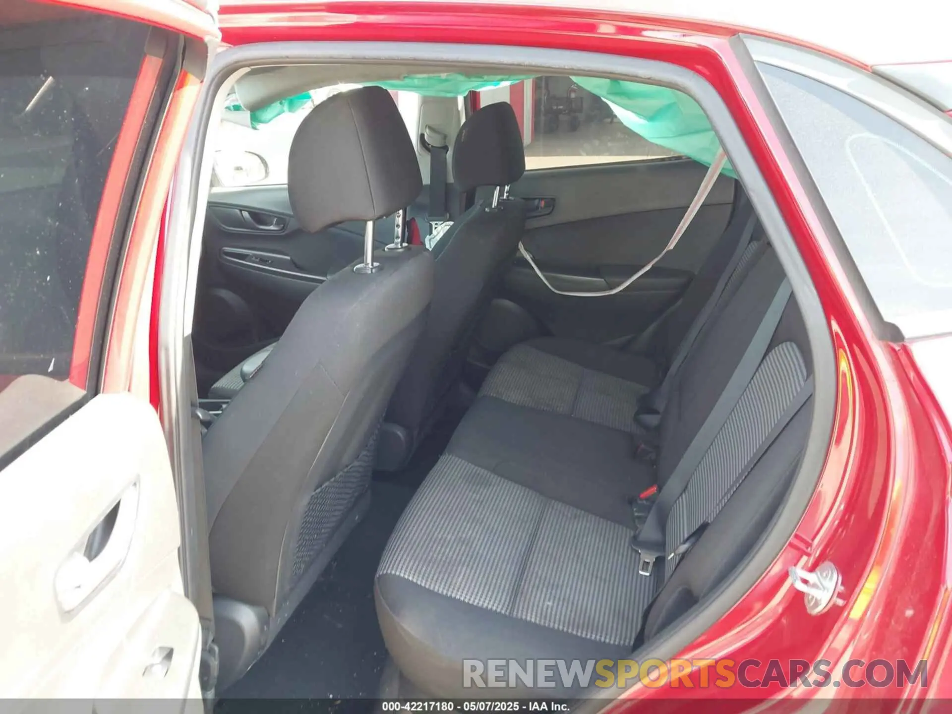 8 Photograph of a damaged car KM8K12AA8LU497087 HYUNDAI KONA 2020