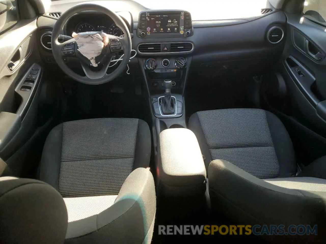 8 Photograph of a damaged car KM8K12AA8LU512882 HYUNDAI KONA 2020