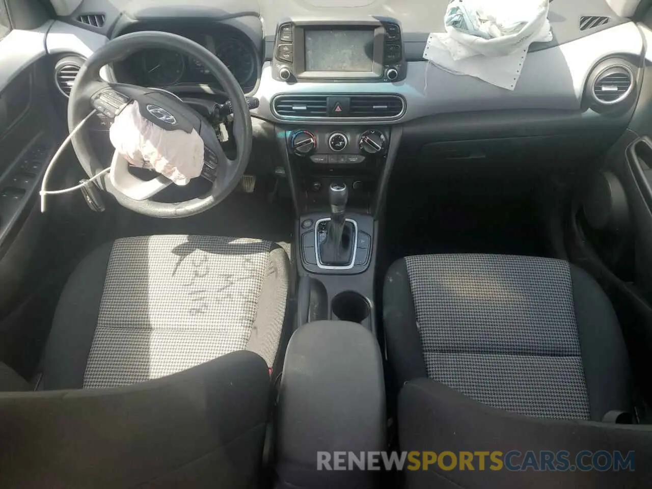 8 Photograph of a damaged car KM8K12AA8LU559216 HYUNDAI KONA 2020