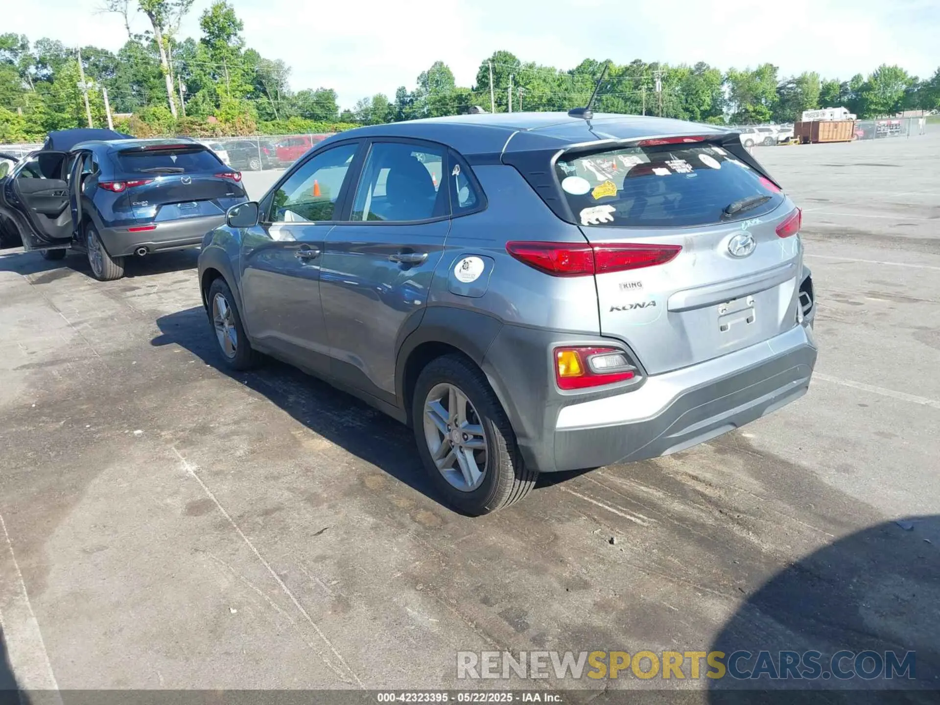 3 Photograph of a damaged car KM8K12AA9LU518187 HYUNDAI KONA 2020