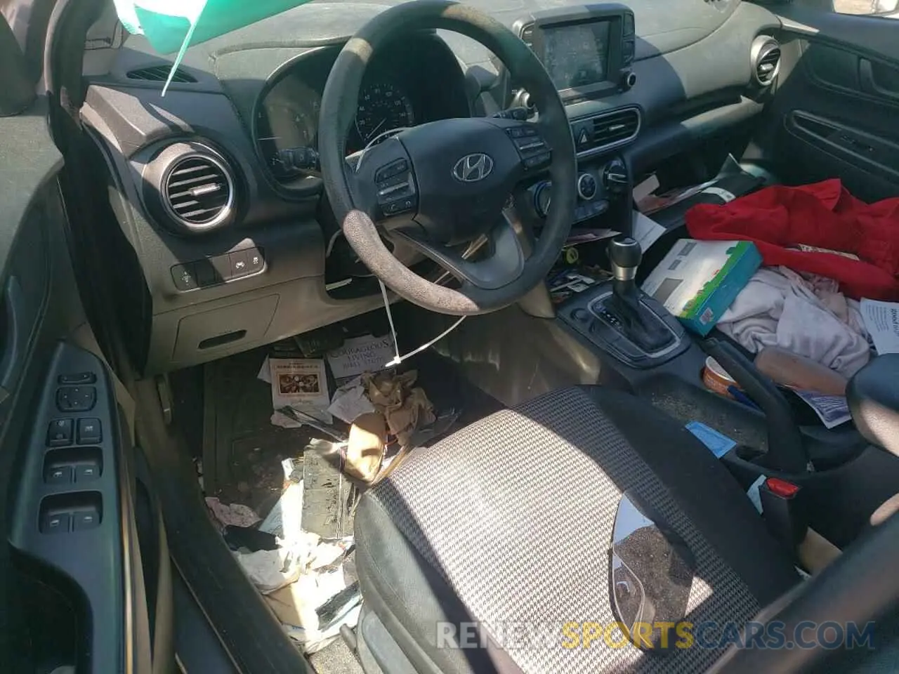 8 Photograph of a damaged car KM8K12AAXLU445430 HYUNDAI KONA 2020