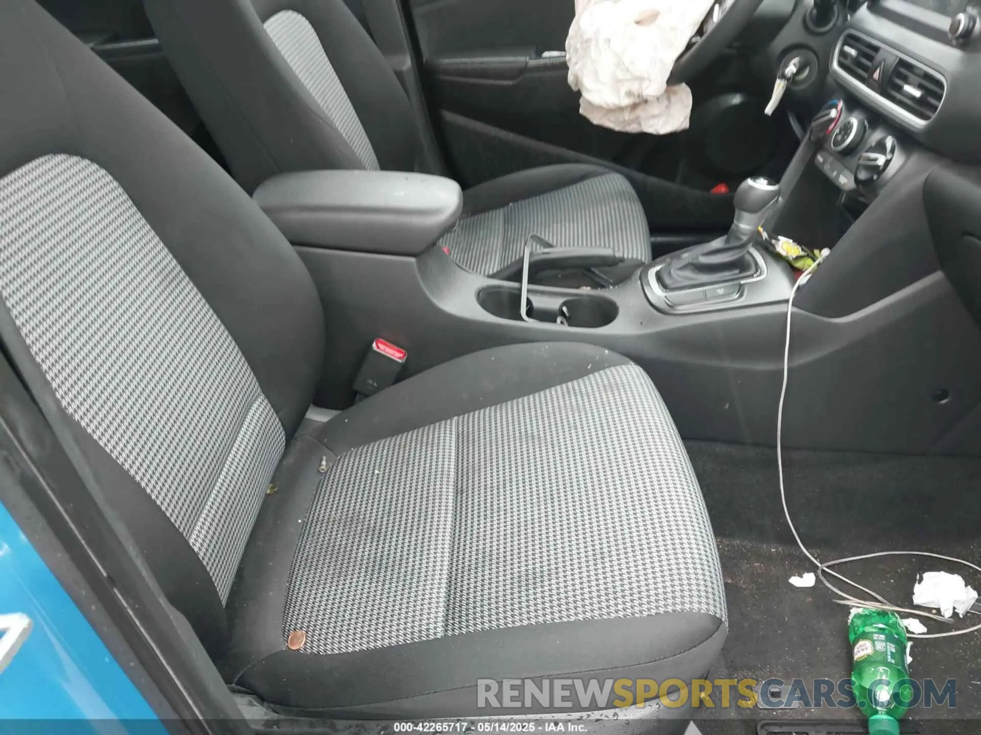 5 Photograph of a damaged car KM8K12AAXLU445542 HYUNDAI KONA 2020