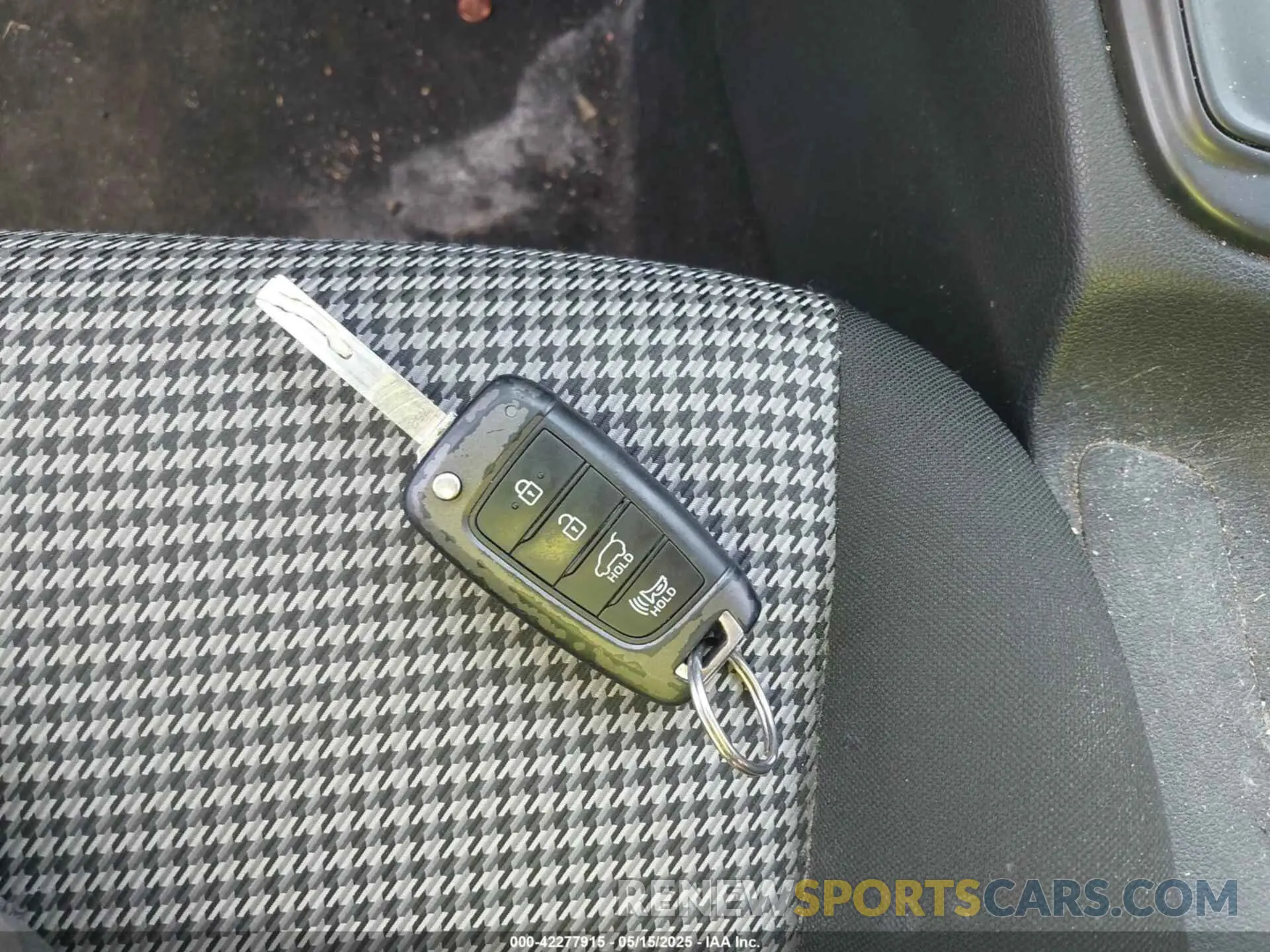 11 Photograph of a damaged car KM8K12AAXLU471672 HYUNDAI KONA 2020