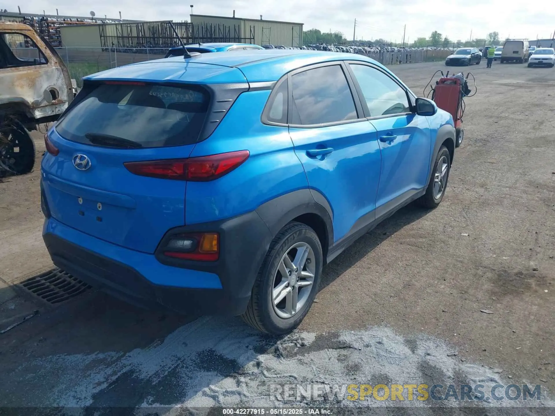 4 Photograph of a damaged car KM8K12AAXLU471672 HYUNDAI KONA 2020