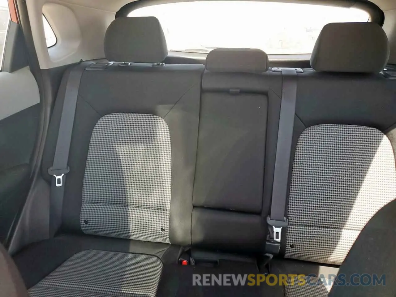 10 Photograph of a damaged car KM8K12AAXLU497110 HYUNDAI KONA 2020
