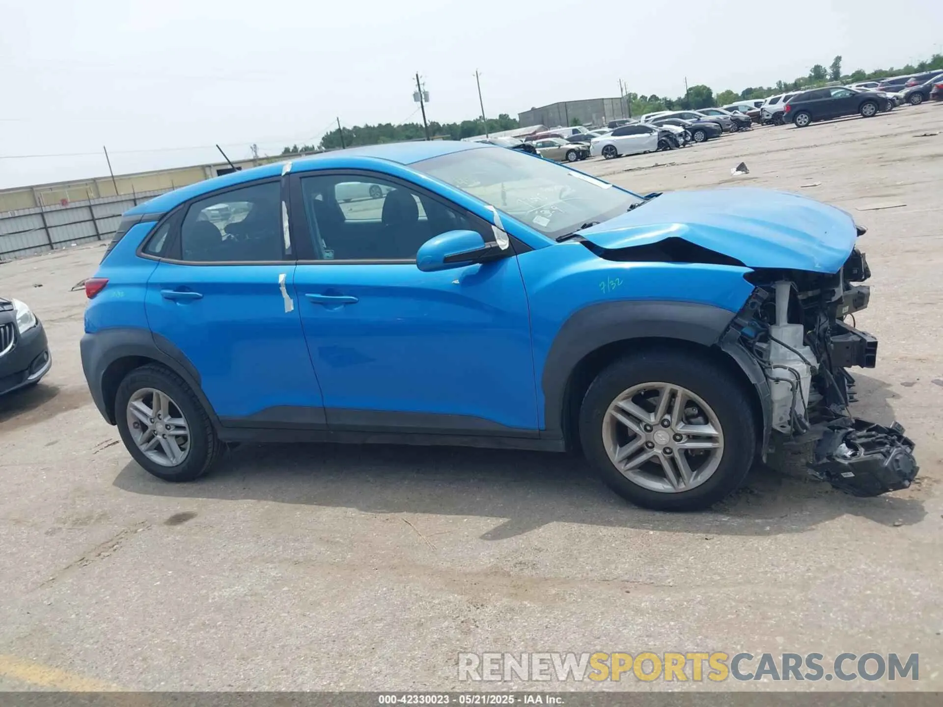 13 Photograph of a damaged car KM8K12AAXLU500023 HYUNDAI KONA 2020