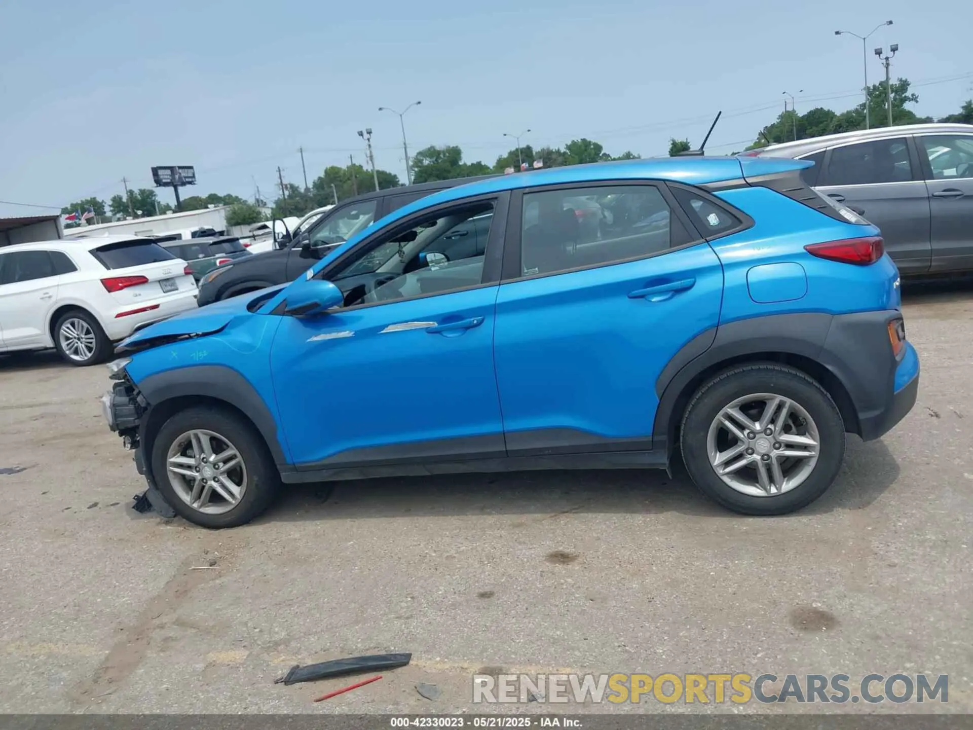 14 Photograph of a damaged car KM8K12AAXLU500023 HYUNDAI KONA 2020