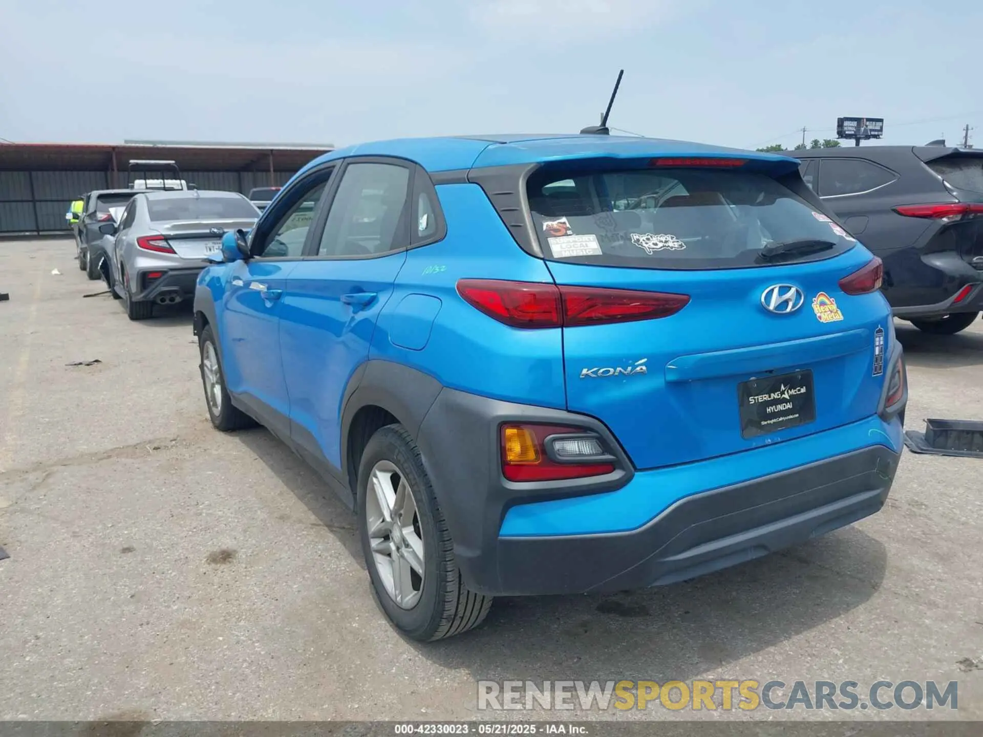 3 Photograph of a damaged car KM8K12AAXLU500023 HYUNDAI KONA 2020