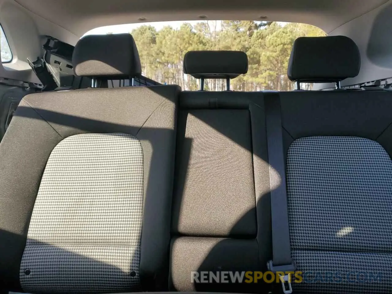 10 Photograph of a damaged car KM8K12AAXLU514617 HYUNDAI KONA 2020