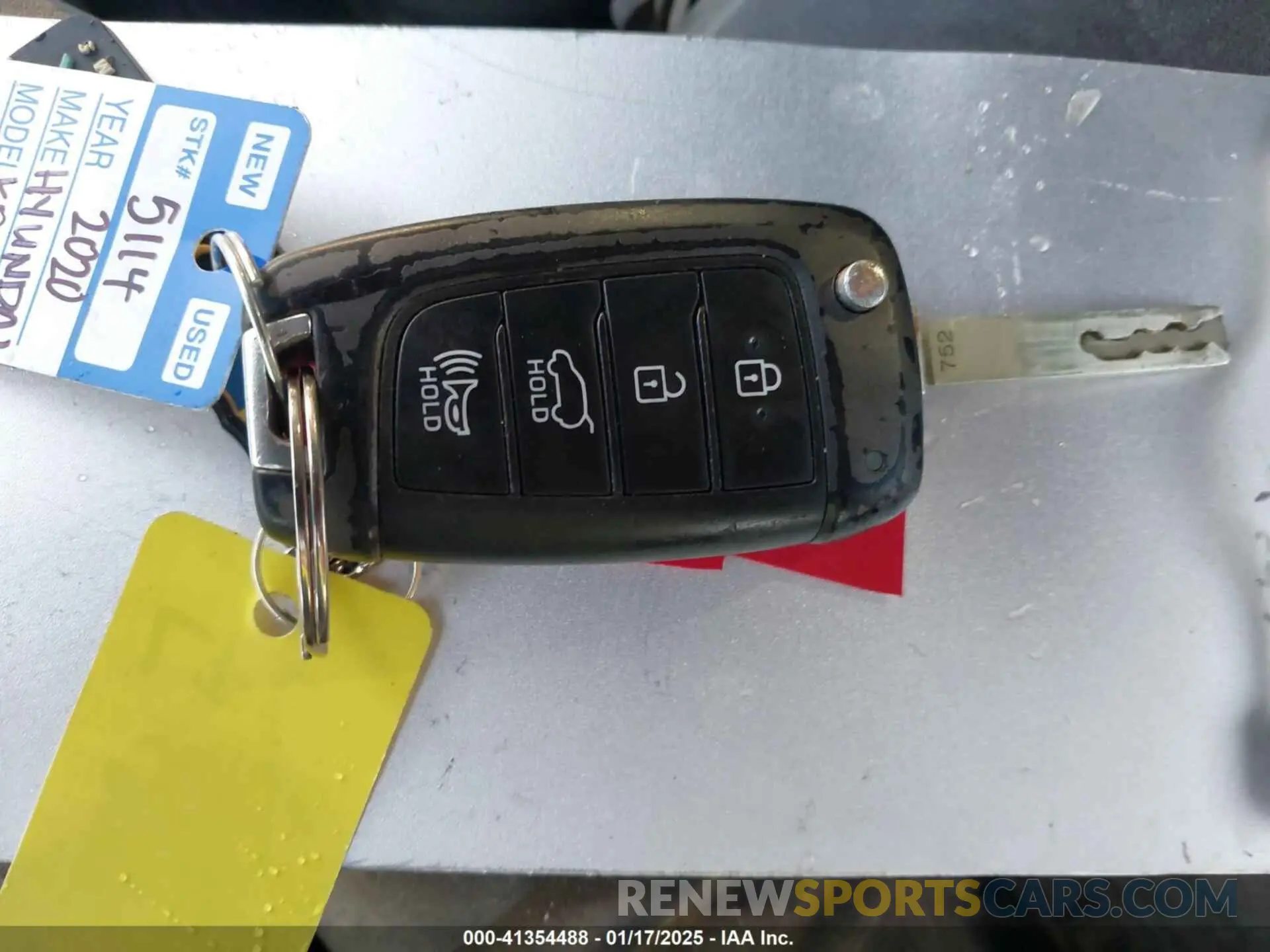 11 Photograph of a damaged car KM8K1CAA0LU474165 HYUNDAI KONA 2020