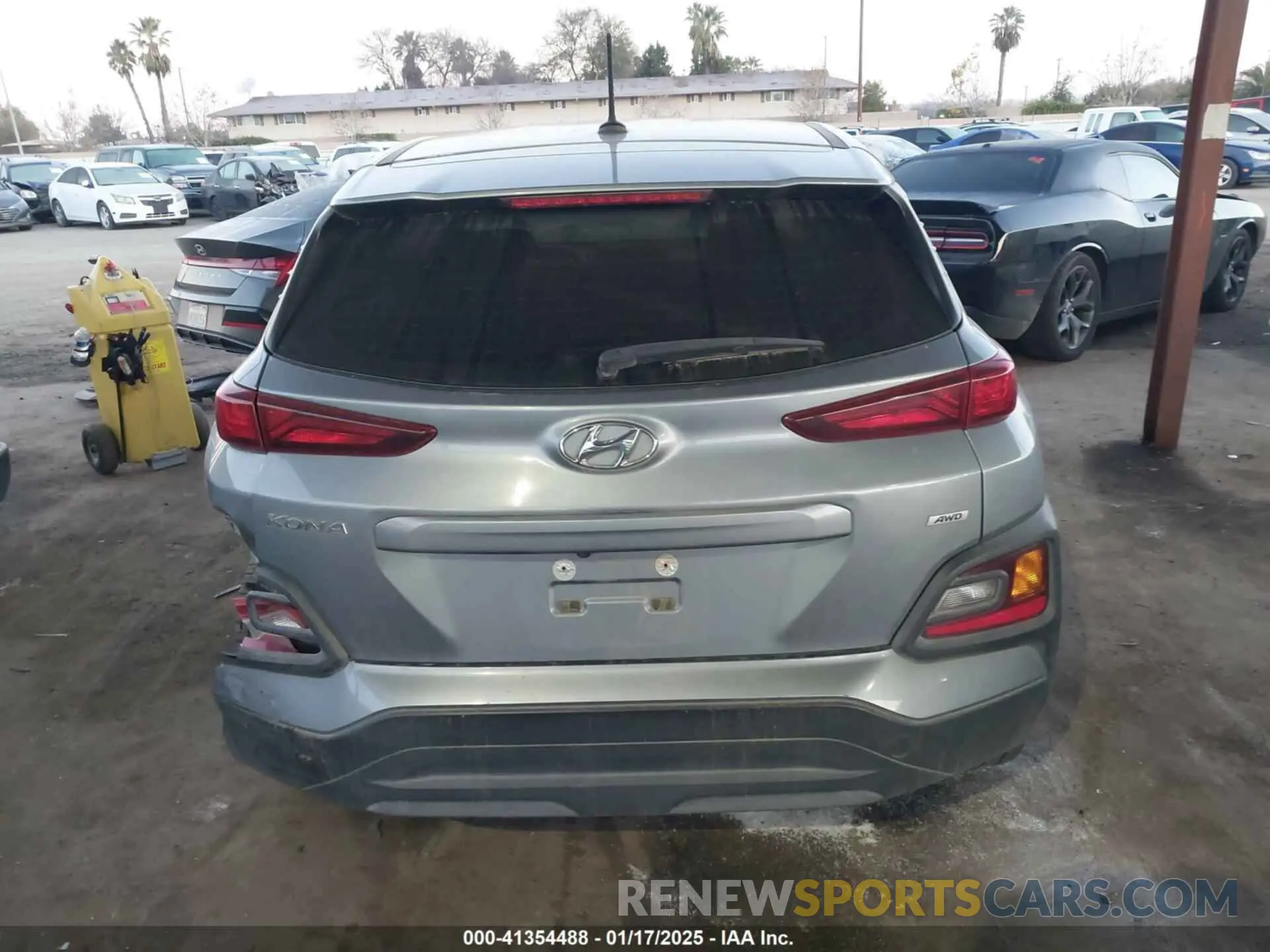 17 Photograph of a damaged car KM8K1CAA0LU474165 HYUNDAI KONA 2020