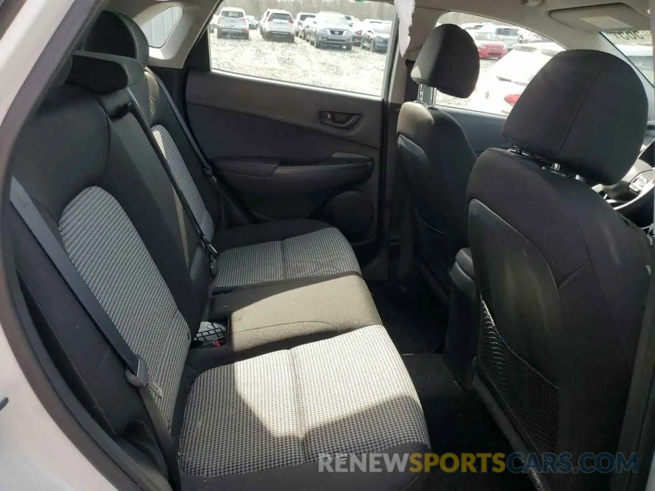 11 Photograph of a damaged car KM8K1CAA0LU583404 HYUNDAI KONA 2020